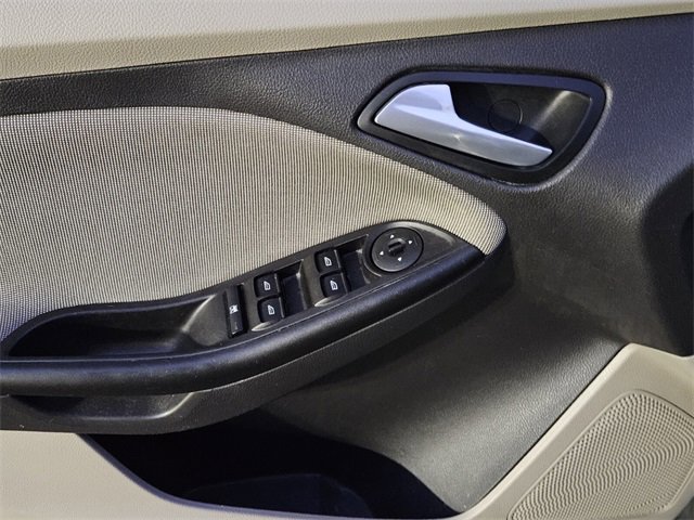 Used 2012 Ford Focus SE image 5