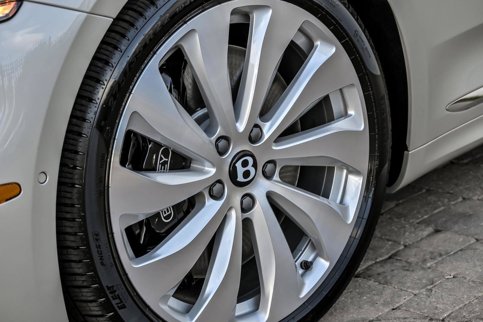 New 2026 Bentley Continental GTC AWD/4WD image 13