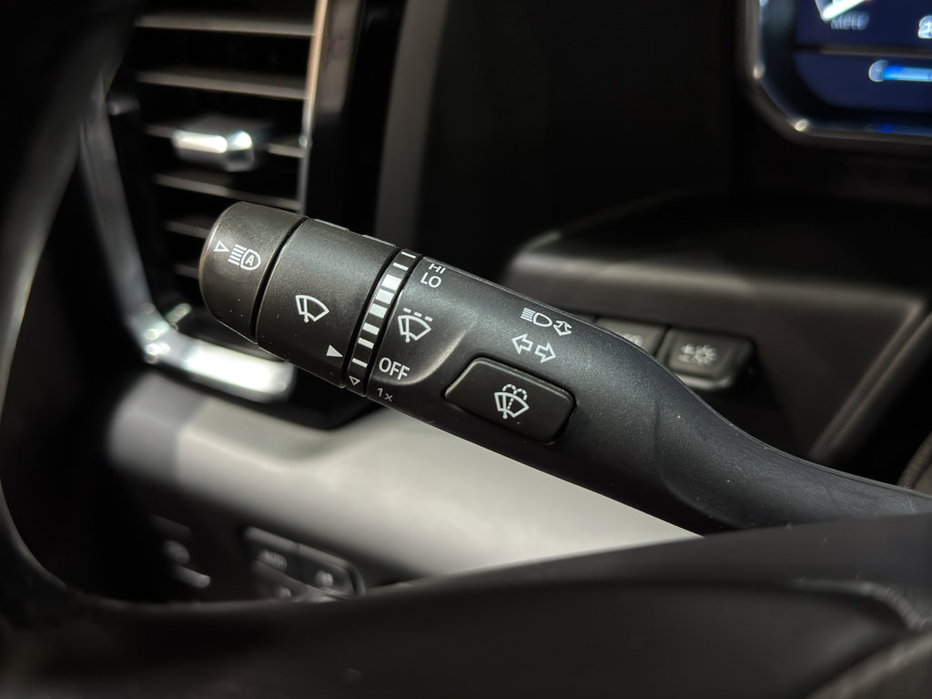 Used 2025 GMC Sierra 3500 Denali Ultimate image 30