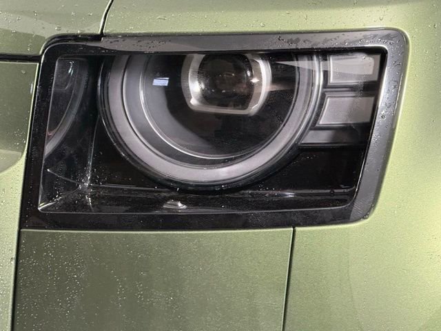 Certified 2026 Land Rover Defender 110 X-Dynamic SE image 12