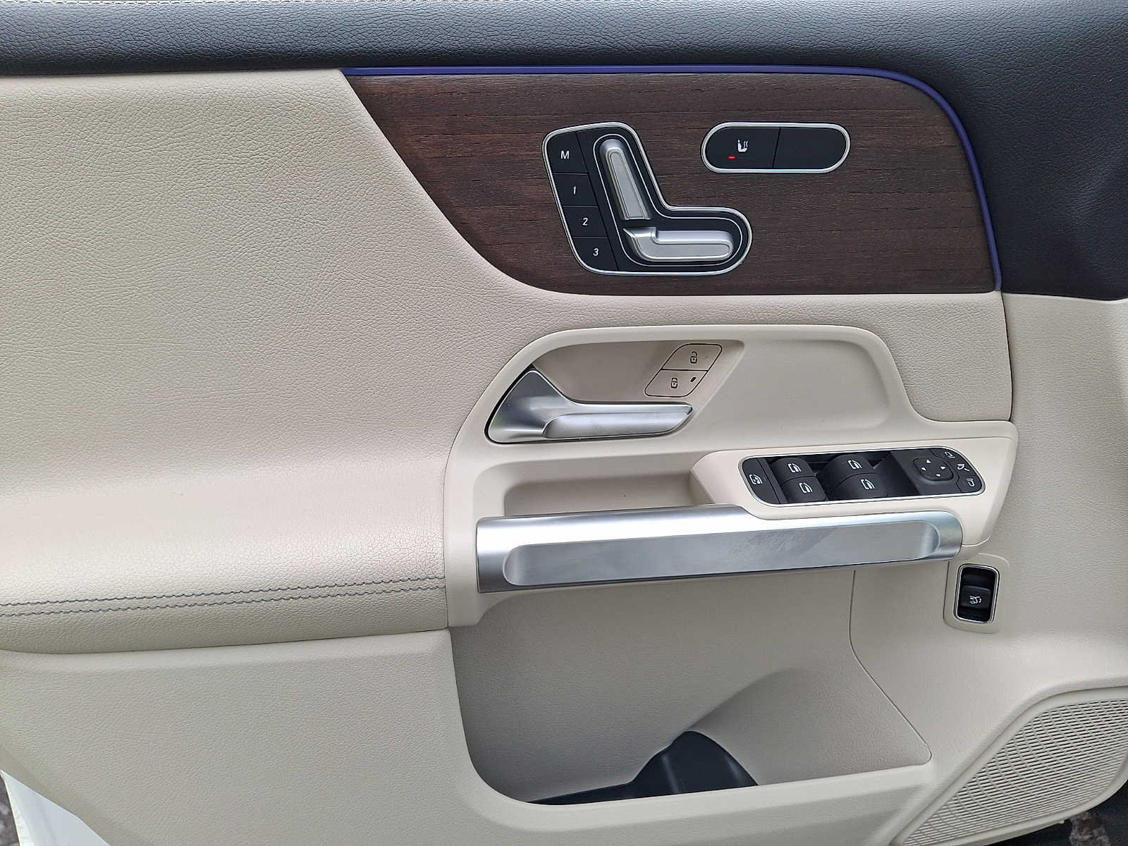 Certified 2023 Mercedes-Benz GLB 250 4MATIC image 9