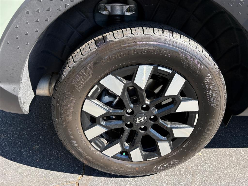Certified 2025 Hyundai Santa Cruz SE FWD image 24