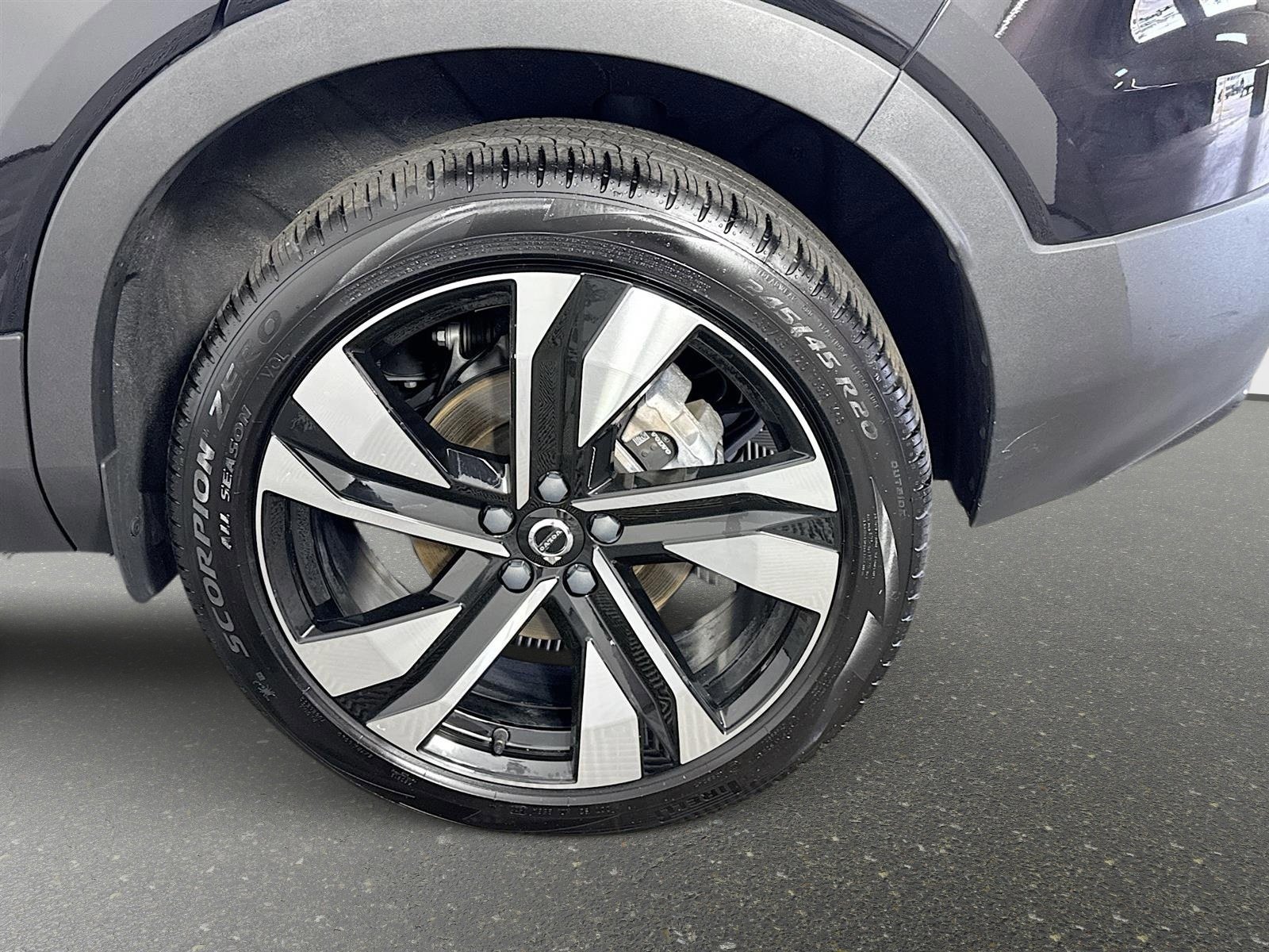 Used 2023 Volvo XC40 B5 Plus w/ Climate Package AWD/4WD image 33