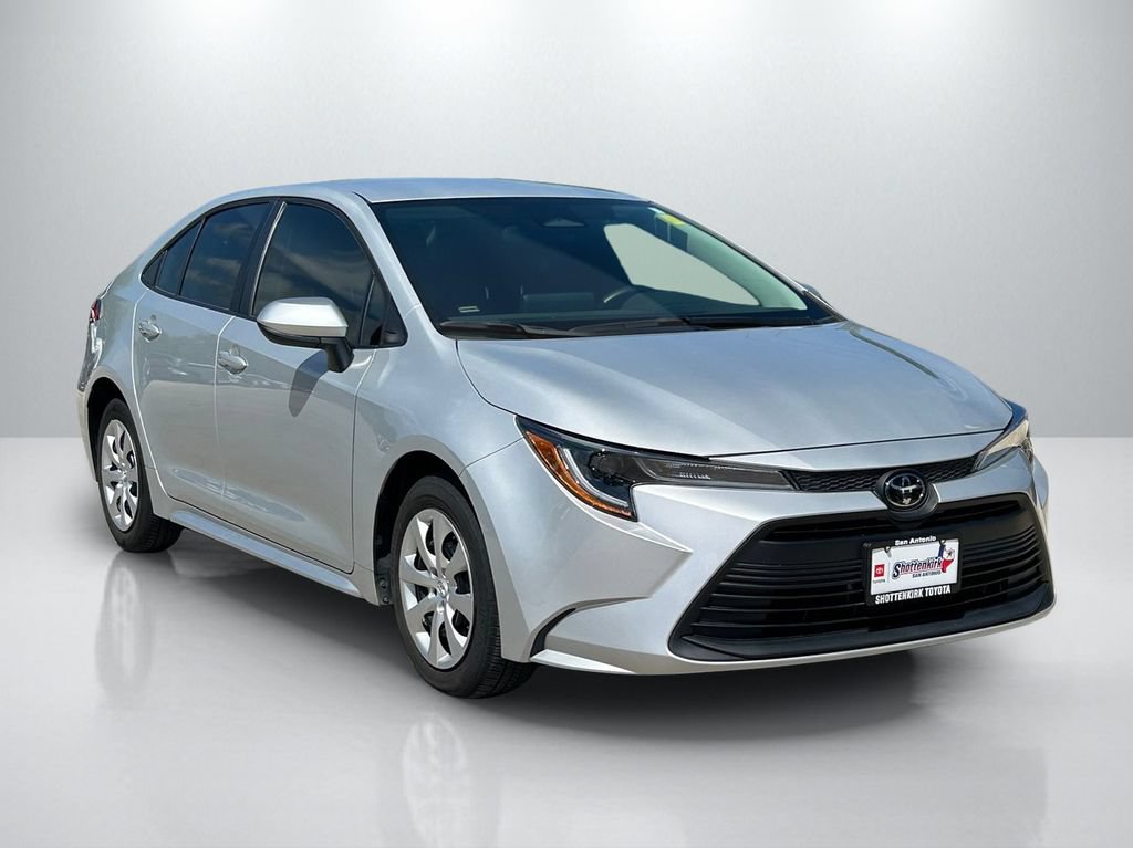Used 2024 Toyota Corolla LE FWD video 3