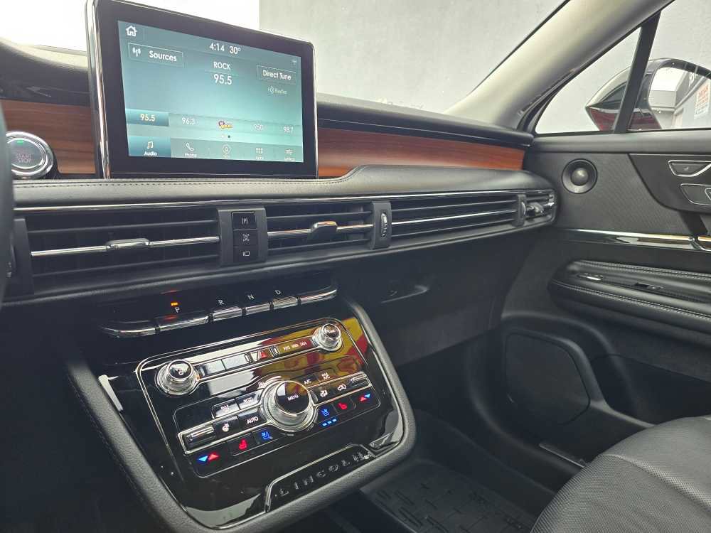 Used 2022 Lincoln Corsair Reserve w/ Equipment Group 201A image 21