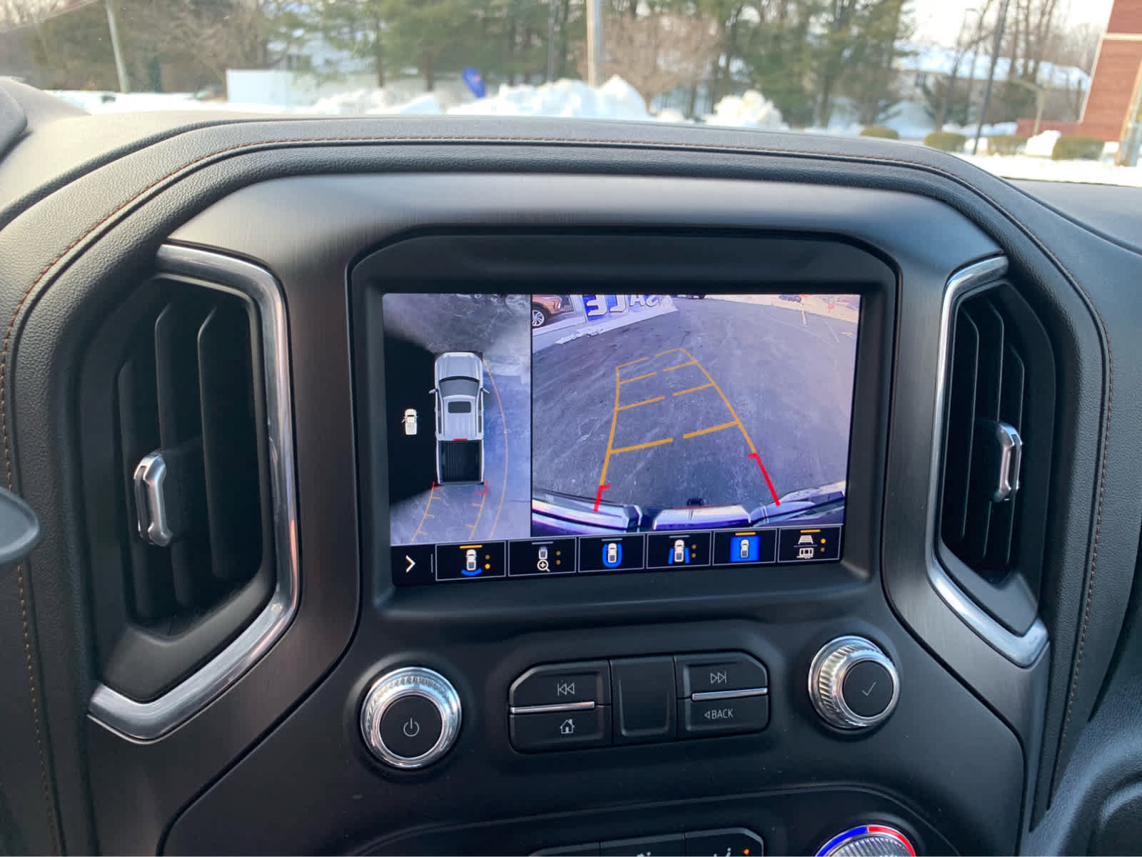 Used 2021 GMC Sierra 1500 AT4 w/ AT4 Premium Package image 16