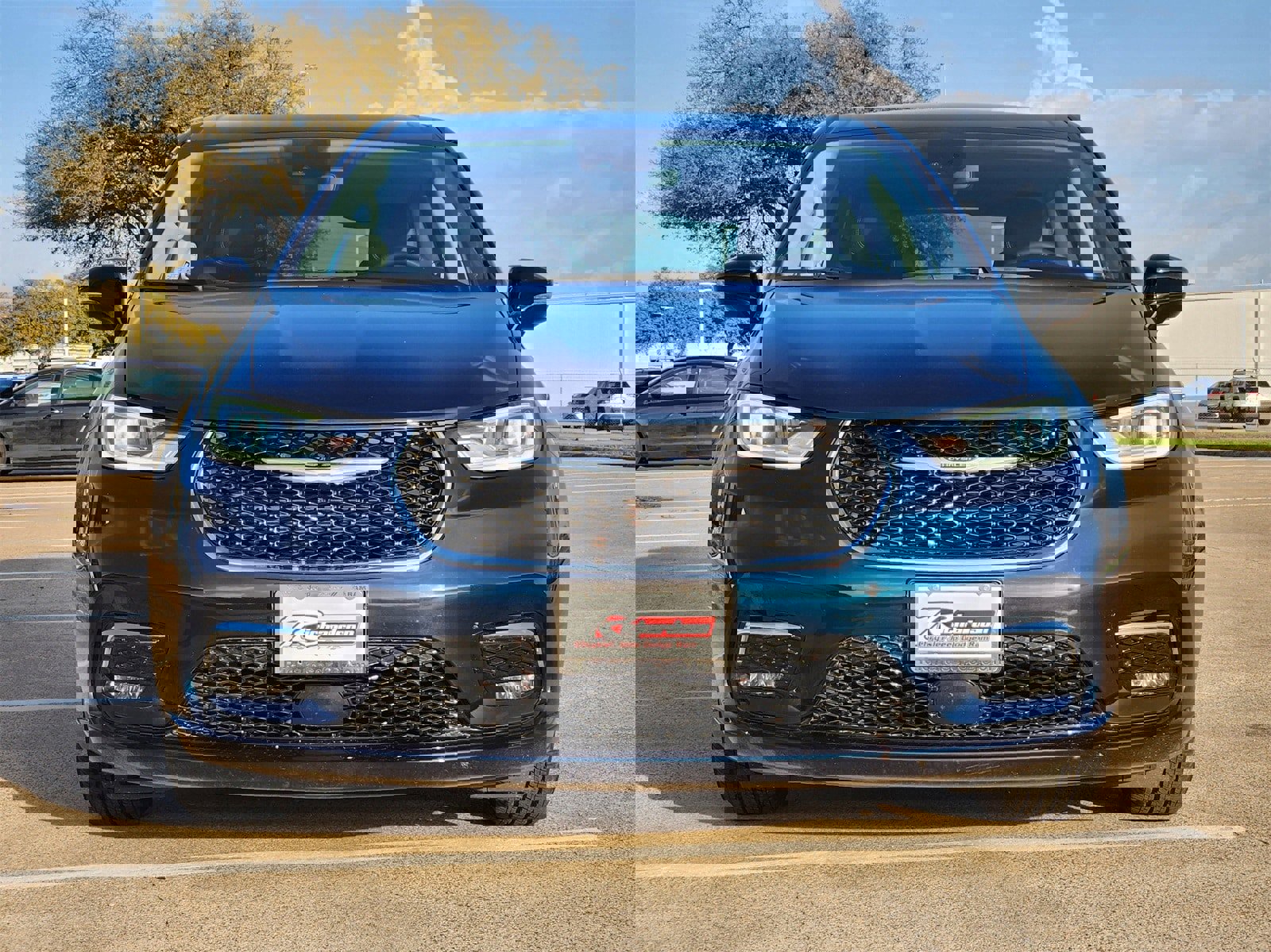 Certified 2024 Chrysler Pacifica Touring-L image 7