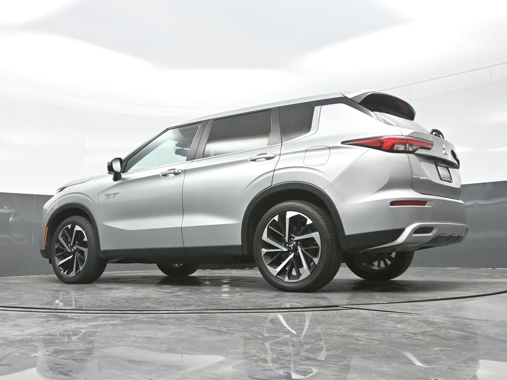 Used 2024 Mitsubishi Outlander SE image 37