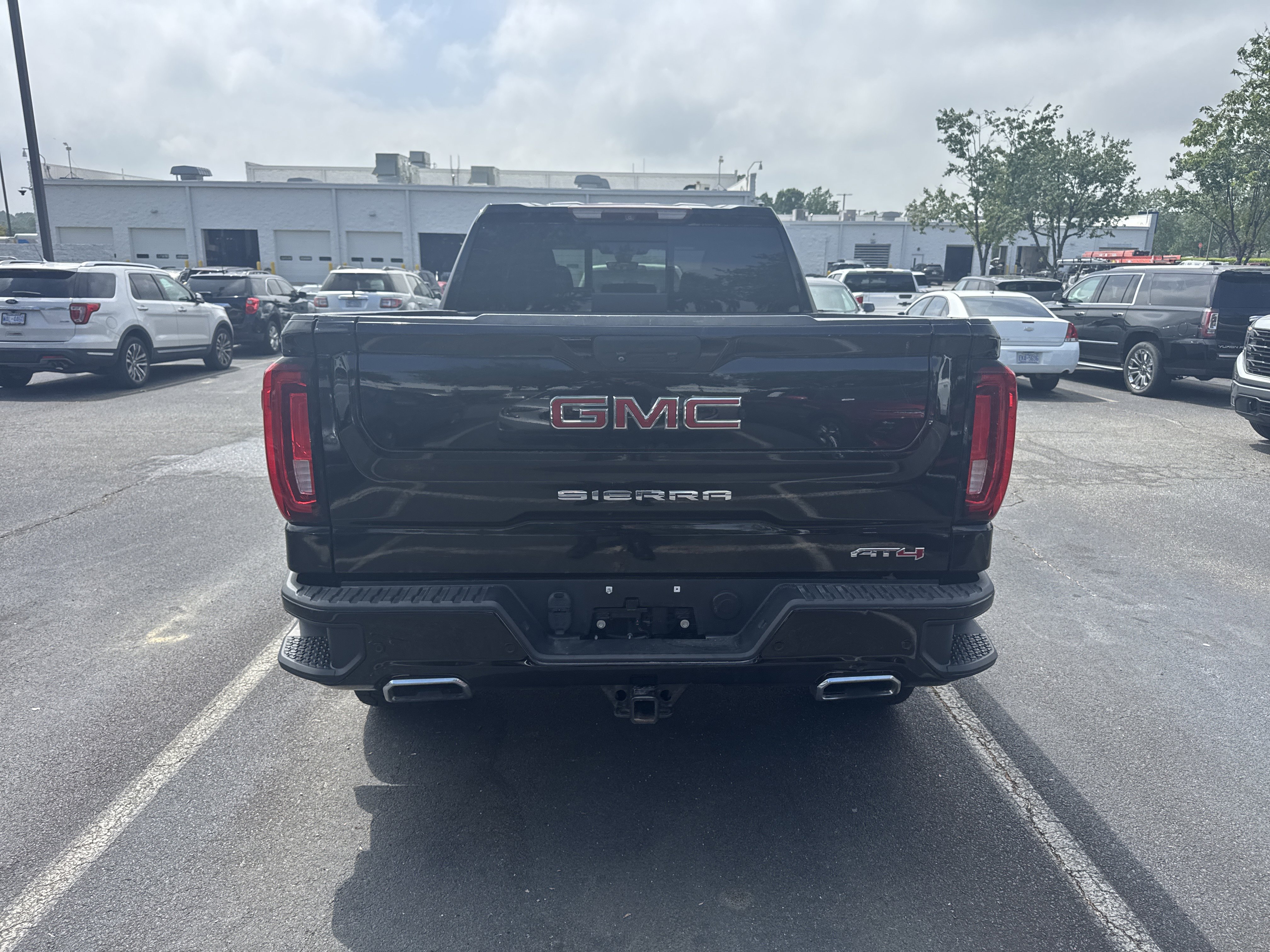 Used 2019 GMC Sierra 1500 AT4 w/ AT4 Premium Package AWD/4WD image 9