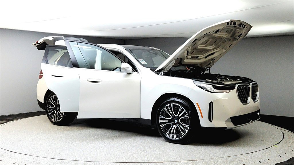 Used 2025 BMW X3 xDrive30i w/ Premium Package image 1