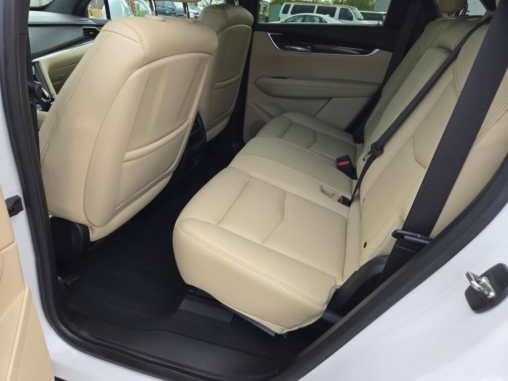 Used 2017 Cadillac XT5 FWD image 18