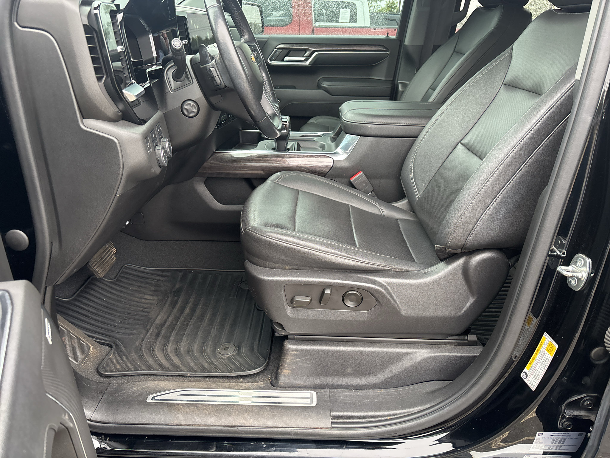 Used 2023 Chevrolet Silverado 1500 LTZ AWD/4WD image 11