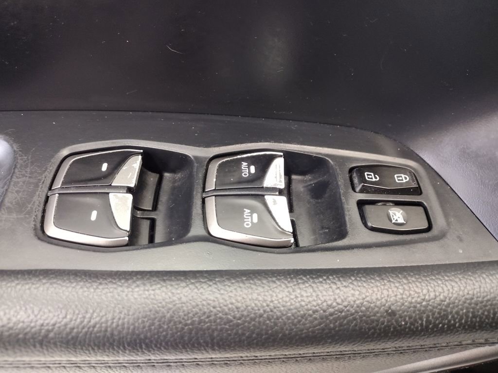 Used 2018 Hyundai Santa Fe Sport w/ 2.0T Ultimate Tech Package 05 FWD image 22
