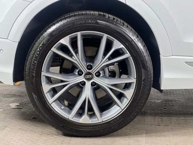 Certified 2025 Audi Q8 Premium Plus w/ Premium Plus Package AWD/4WD image 12