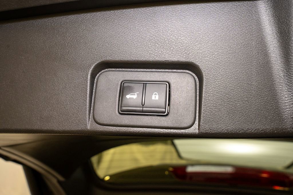 Certified 2025 Nissan Rogue SV image 6