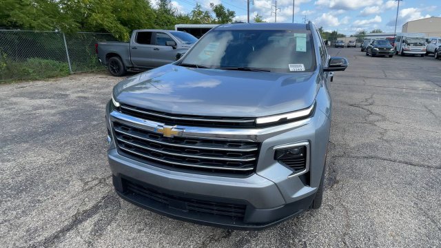 New 2026 Chevrolet Traverse LT w/ Sun and Wheel Package AWD/4WD image 5