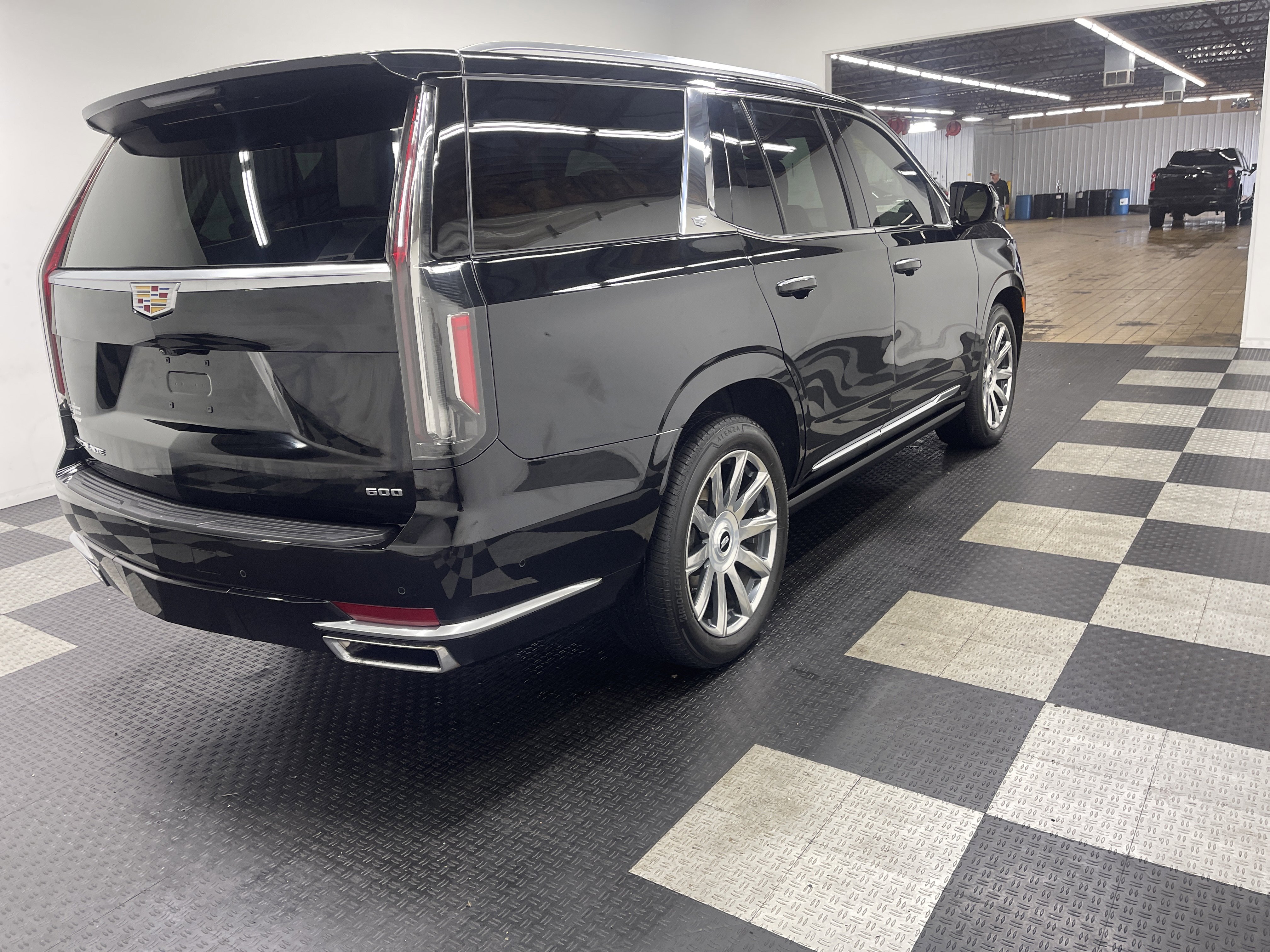 Used 2021 Cadillac Escalade Premium Luxury Platinum image 5
