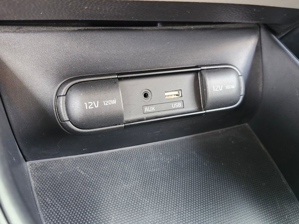 Used 2017 Kia Soul image 28