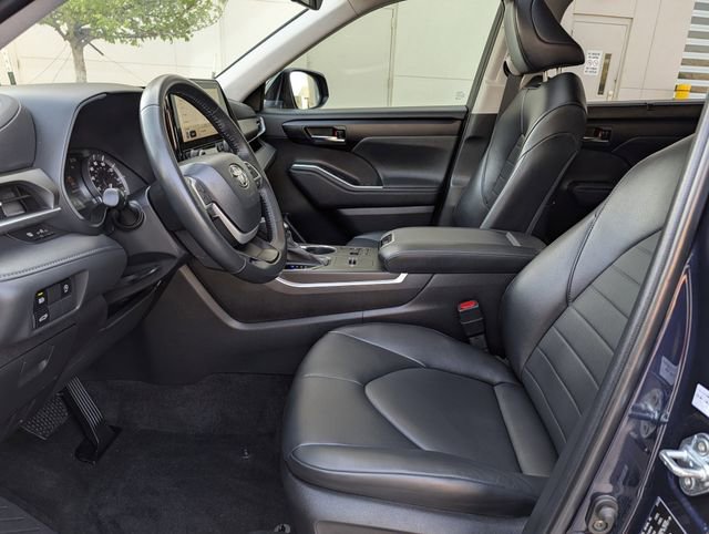 Used 2023 Toyota Highlander XLE image 27
