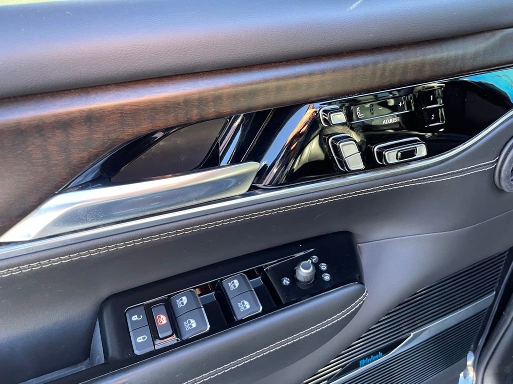 Used 2022 Jeep Grand Wagoneer Series II image 12