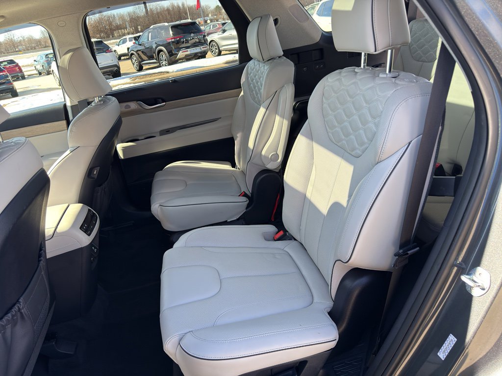 Used 2022 Hyundai Palisade Limited w/ Cargo Package image 15