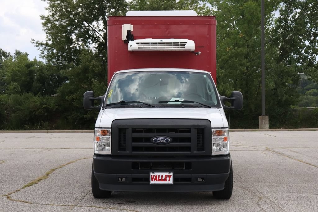 Used 2024 Ford E-350 and Econoline 350 Super Duty w/ Power Windows & Locks Group RWD image 3