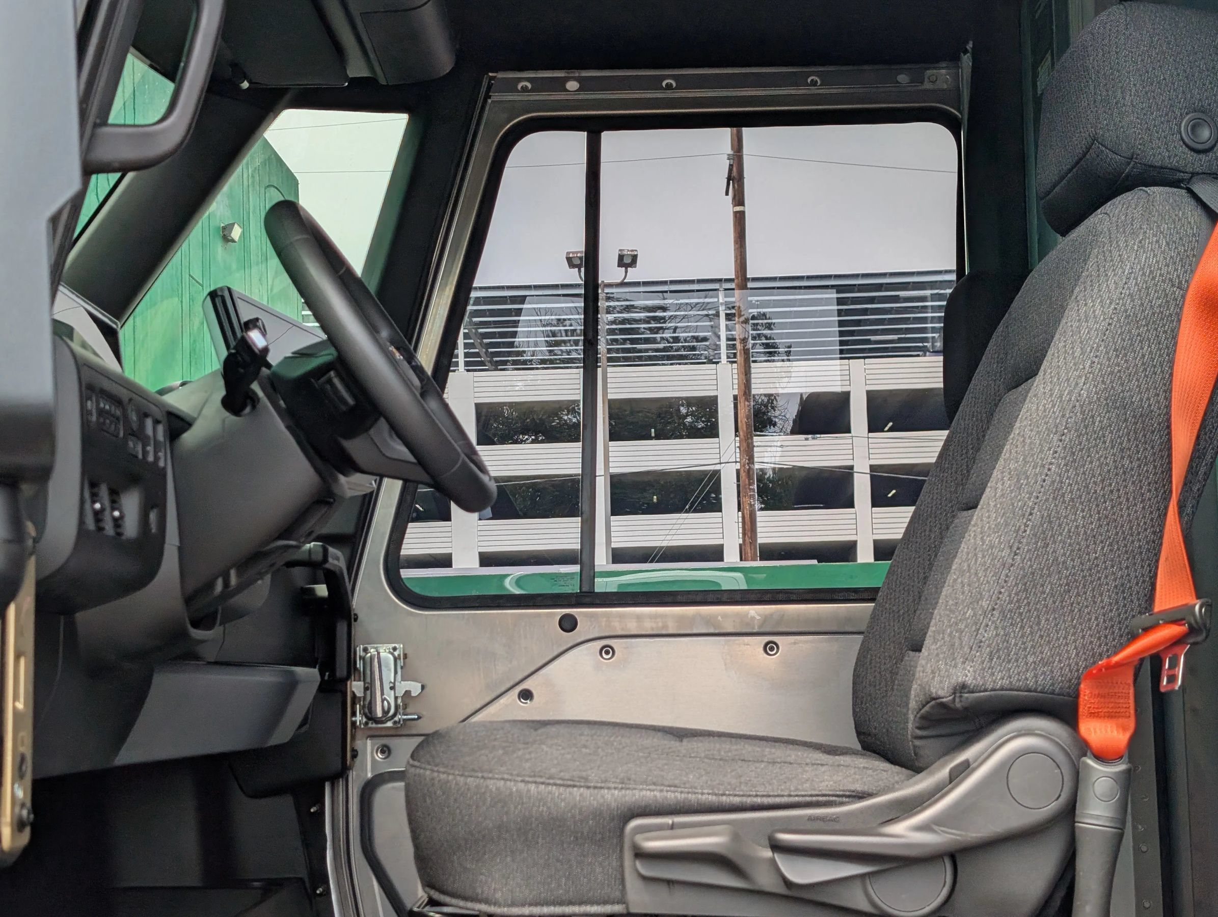 Used 2025 Chevrolet Brightdrop 400 FWD image 19