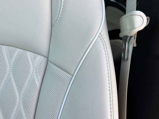 Used 2022 Buick Enclave Avenir w/ Avenir Technology Package AWD/4WD image 17