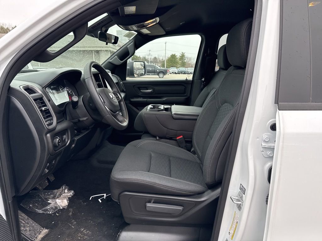 New 2026 RAM 1500 Express AWD/4WD image 17