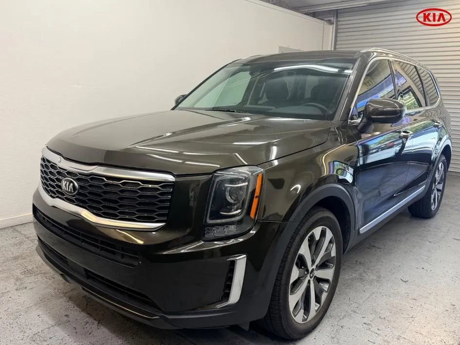 Used 2022 Kia Telluride S AWD/4WD image 3