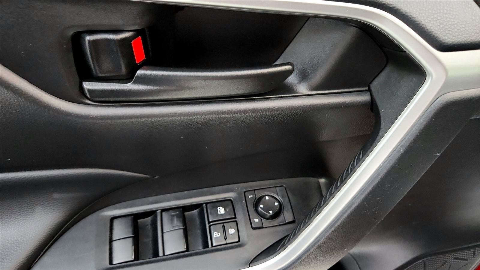Certified 2023 Toyota RAV4 LE AWD/4WD image 23