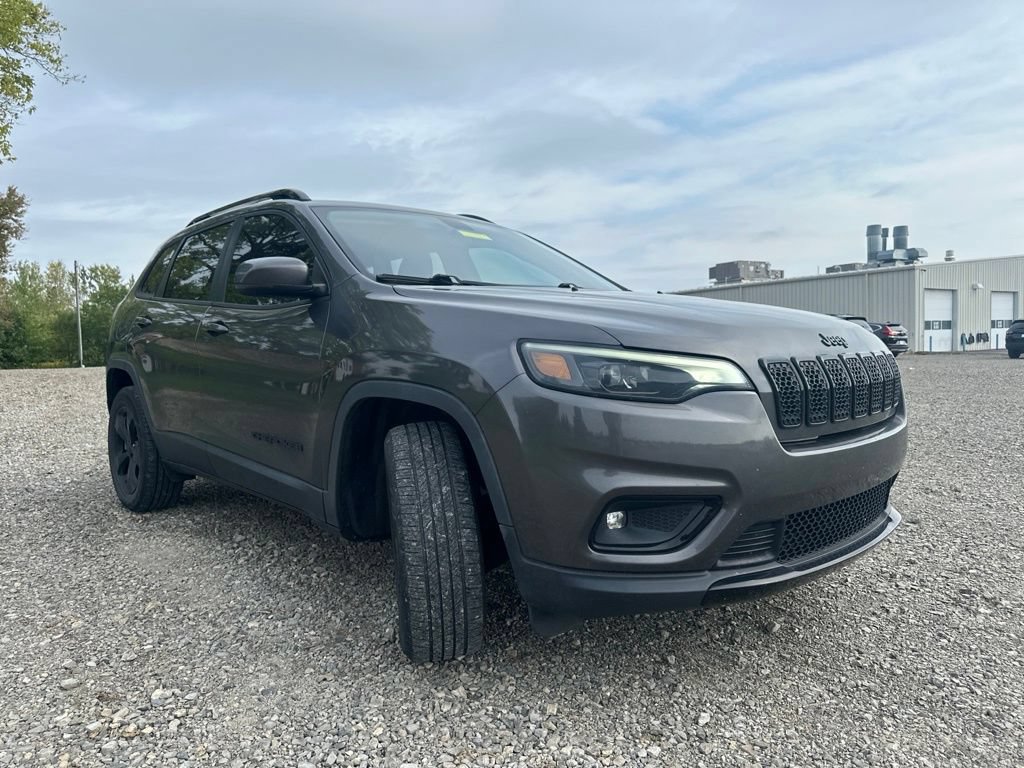 Used 2019 Jeep Cherokee Latitude Plus AWD/4WD image 12