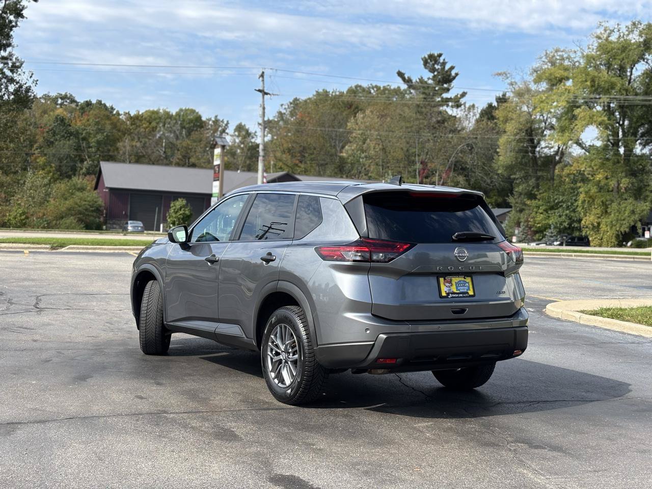 Used 2024 Nissan Rogue S AWD/4WD image 6