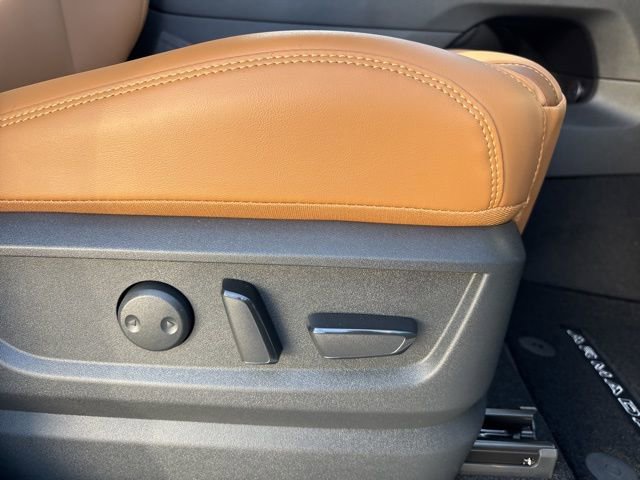 New 2026 Nissan Armada SL w/ Captain's Chari Seat Package image 21