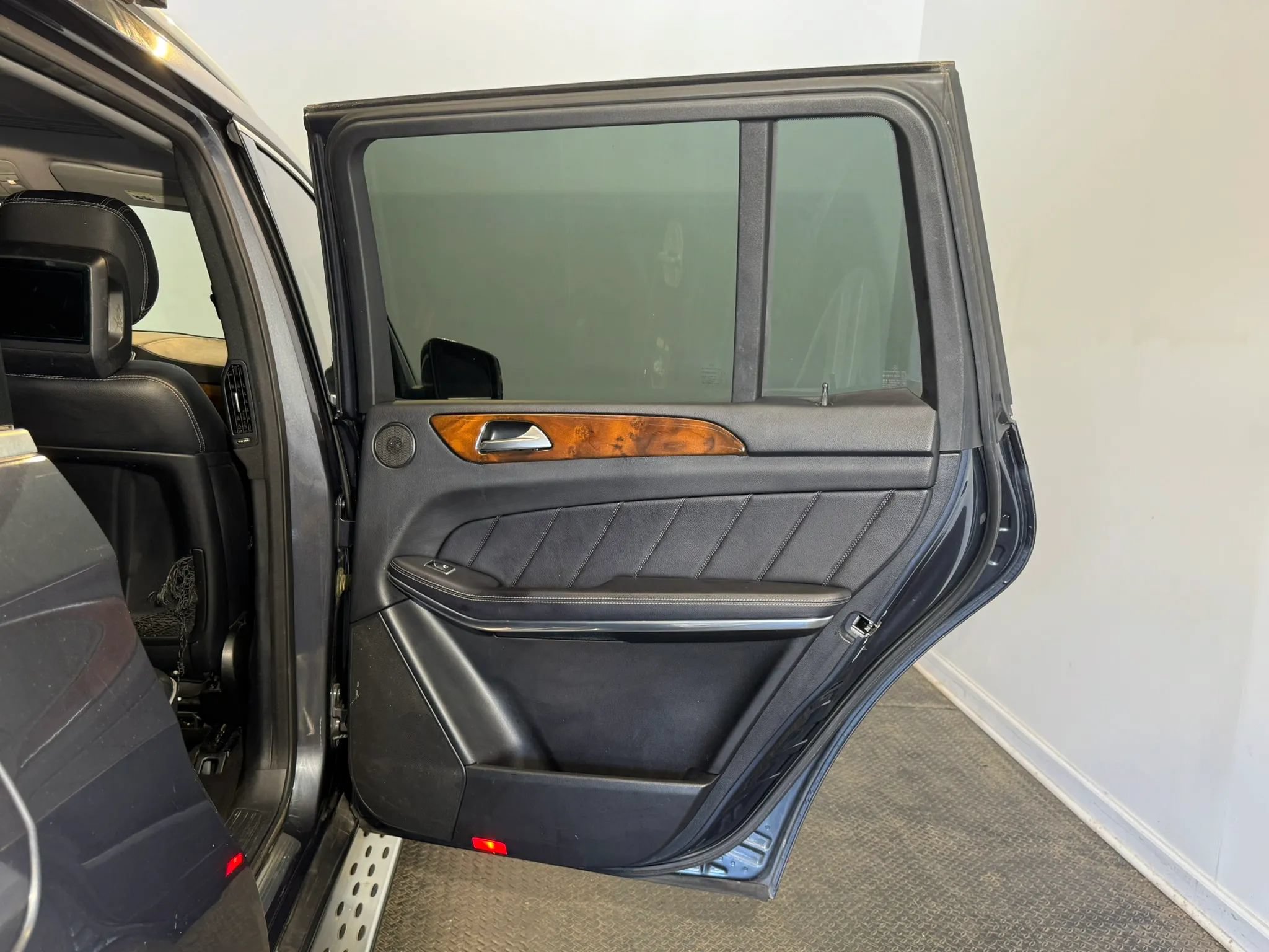 Used 2013 Mercedes-Benz GL 450 4MATIC image 30
