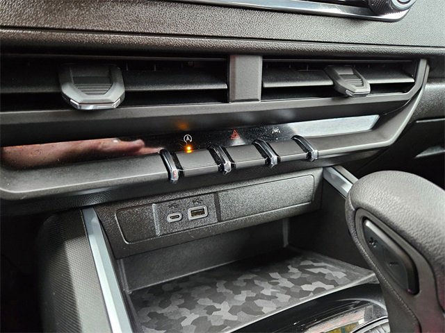 Used 2023 Chevrolet Colorado Trail Boss image 21