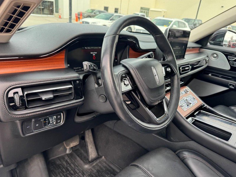 Used 2020 Lincoln Aviator Reserve w/ Equipment Group 202A image 15
