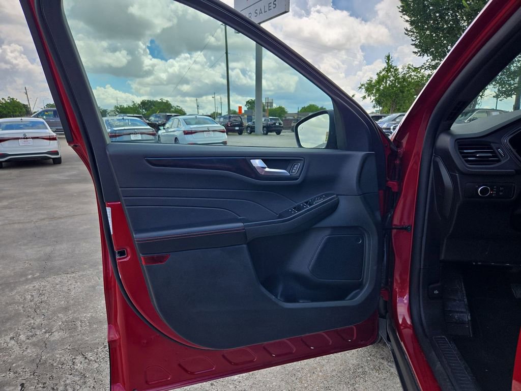 Used 2025 Ford Escape ST-Line AWD/4WD image 11