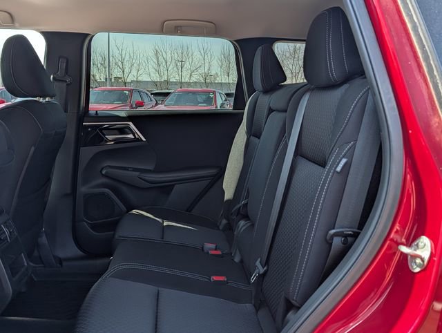 Used 2022 Mitsubishi Outlander ES image 9