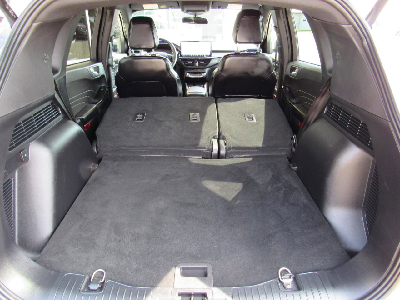 Used 2023 Ford Escape ST-Line w/ Tech Pack #1 AWD/4WD image 31