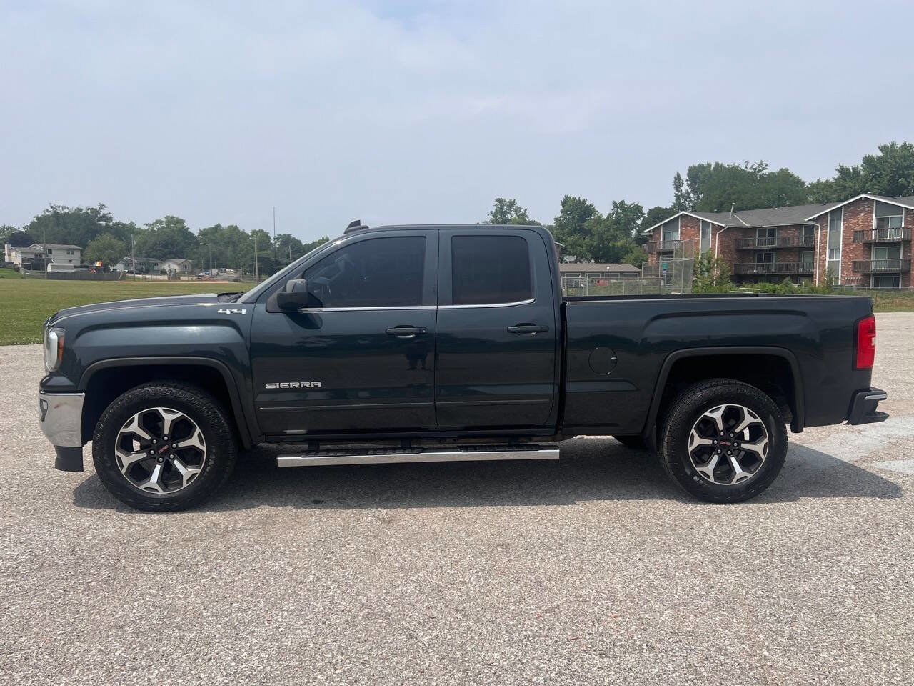 Used 2017 GMC Sierra 1500 SLE w/ SLE Value Package image 7