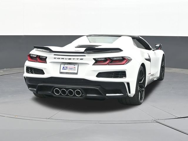 Used 2024 Chevrolet Corvette Z06 RWD image 13
