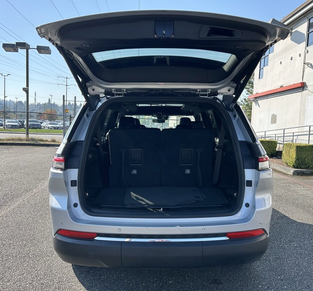 Used 2024 Jeep Grand Cherokee L Limited w/ Luxury Tech Group II image 27