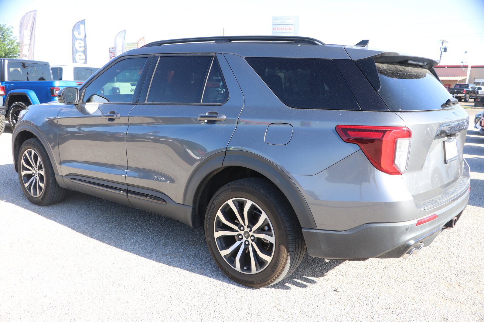 Used 2022 Ford Explorer ST AWD/4WD image 5