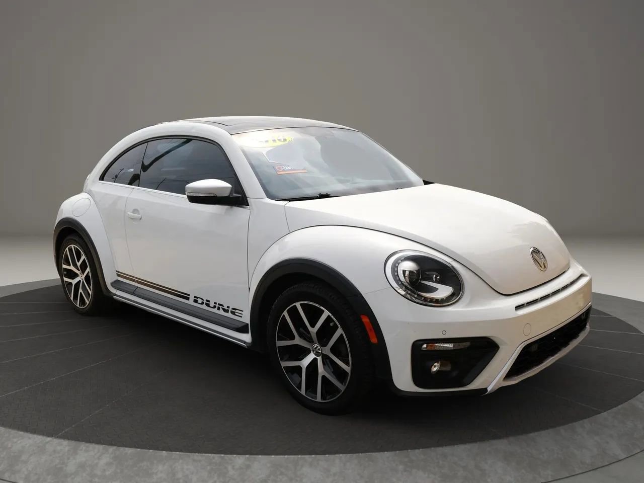 Used 2016 Volkswagen Beetle 1.8T Dune w/ Dune Technology Package image 8