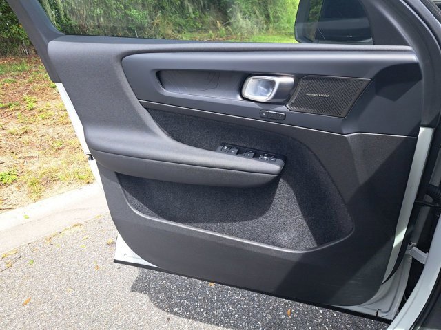 Used 2023 Volvo XC40 Recharge Ultimate w/ Protection Package Premier image 31