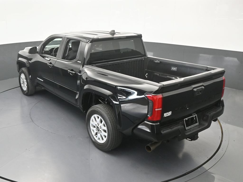 Used 2025 Toyota Tacoma SR5 RWD image 43