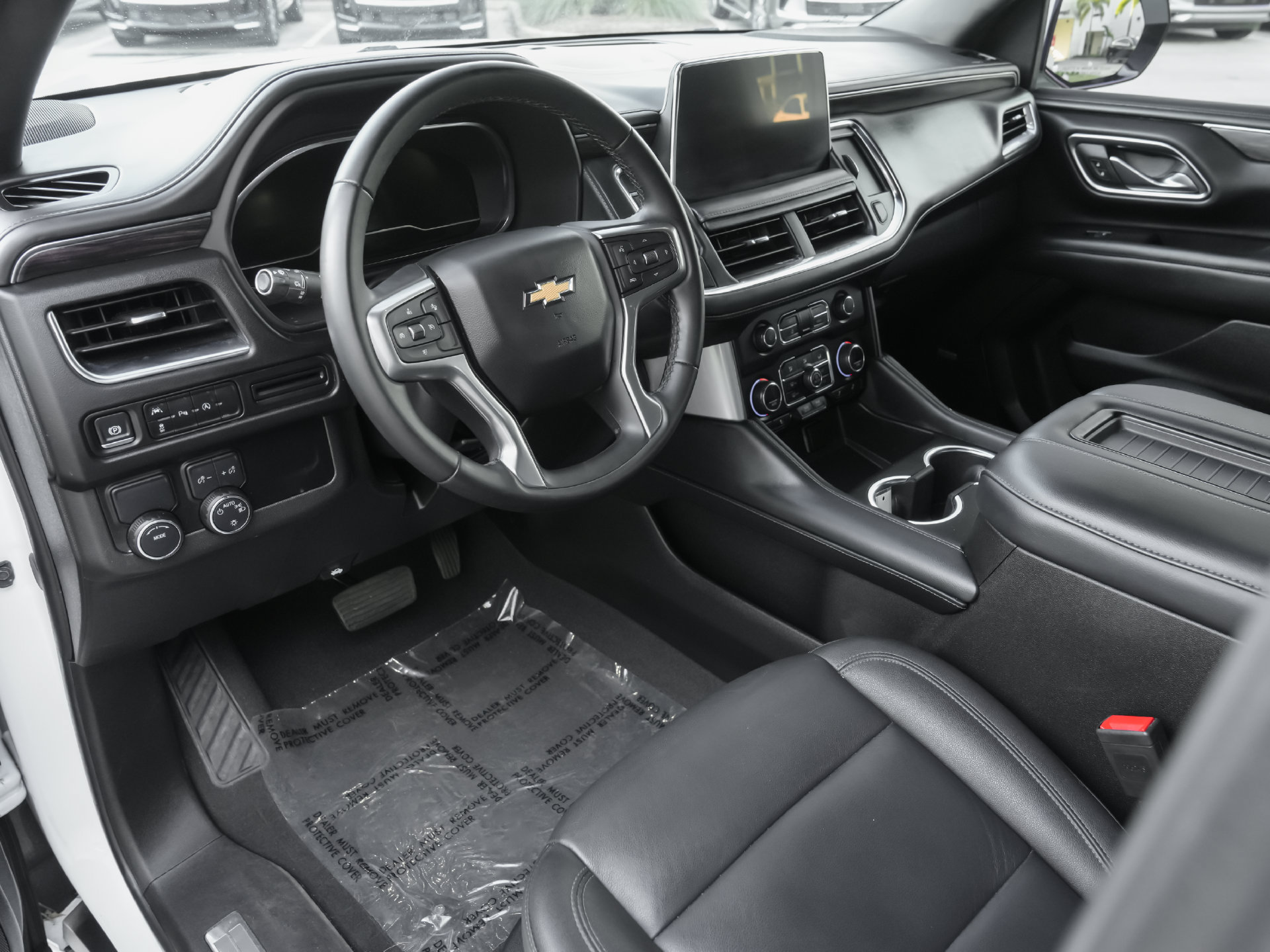 Used 2024 Chevrolet Suburban LT RWD image 7