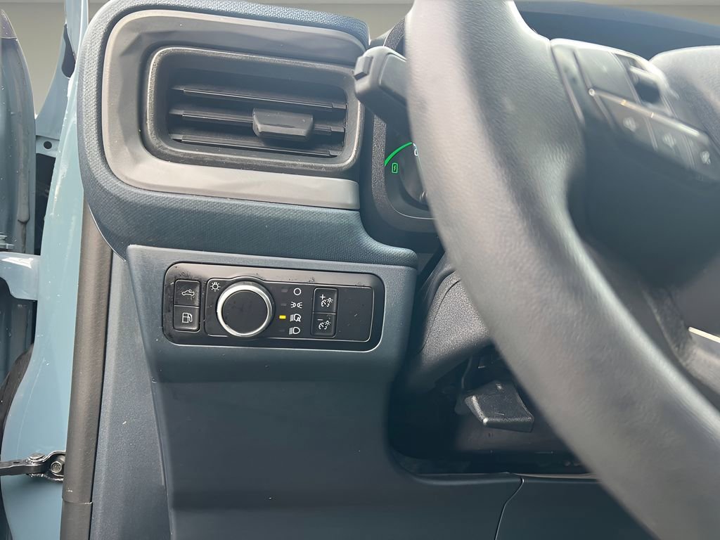 Used 2023 Ford Maverick XL image 11