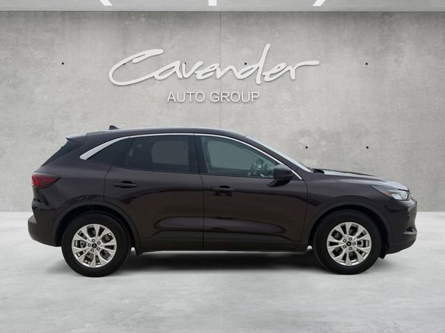 Used 2023 Ford Escape Active w/ Tech Pack #1 FWD image 17